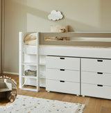 Arn halbhohes Bett mit zusätzlichem Stauraum - Gratis 3-in-1-Stuhl im Januar