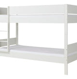 Huxie hvid Arkas køjeseng med stige, fritlagt på hvid baggrund